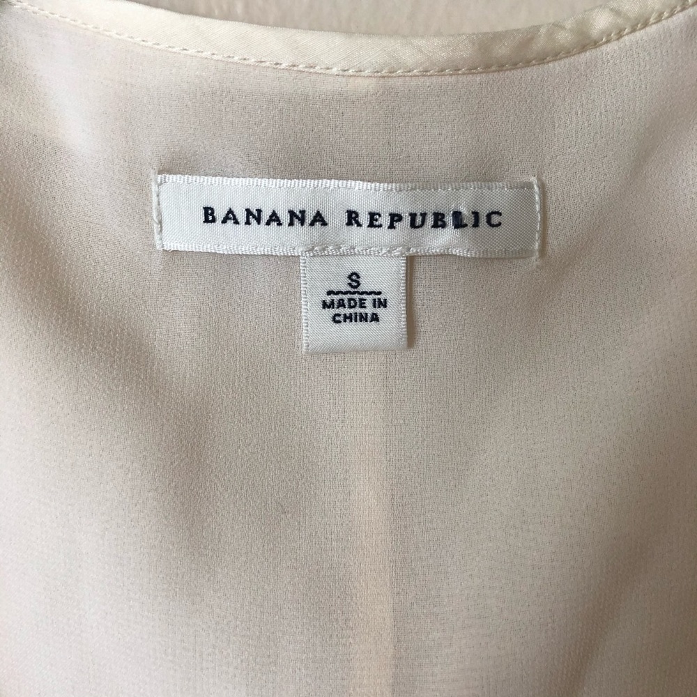 Banana Republic (Retail) Ruffled Tank - Picture 4 of 6